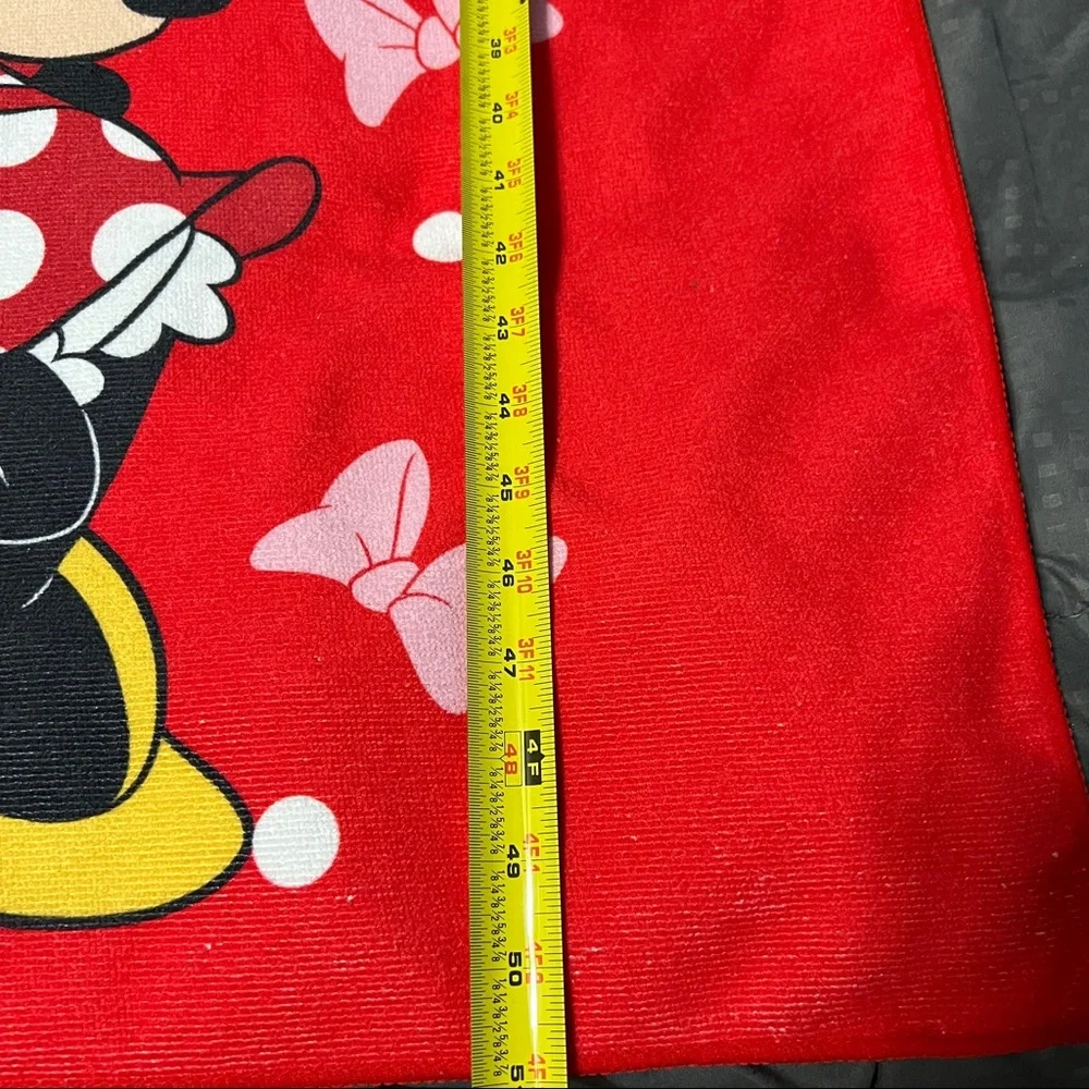Disney Minnie Mouse red bath towel